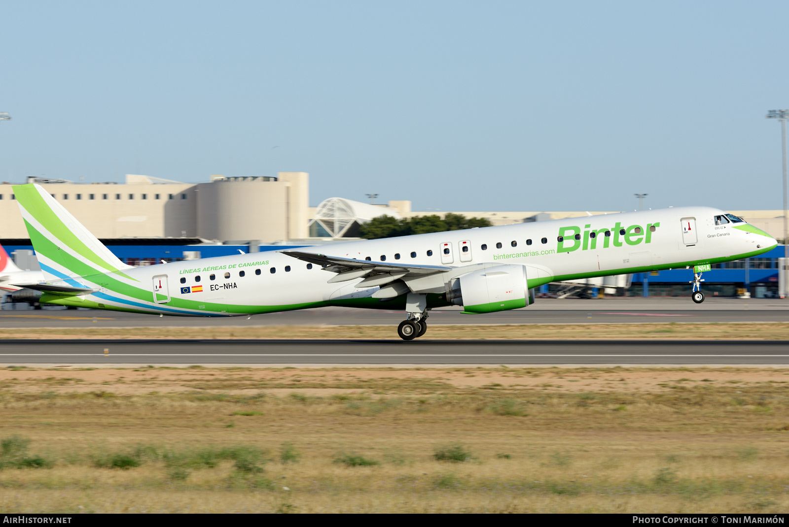 Aircraft Photo of EC-NHA | Embraer 195-E2 (ERJ-190-400) | Binter Canarias | AirHistory.net #461746