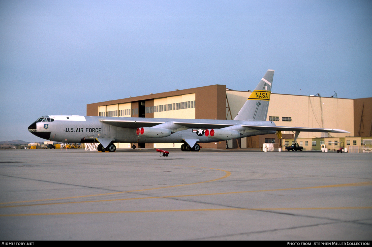 Aircraft Photo of 52-008 / NASA 008 / 008 | Boeing NB-52B Stratofortress | USA - Air Force | AirHistory.net #461894