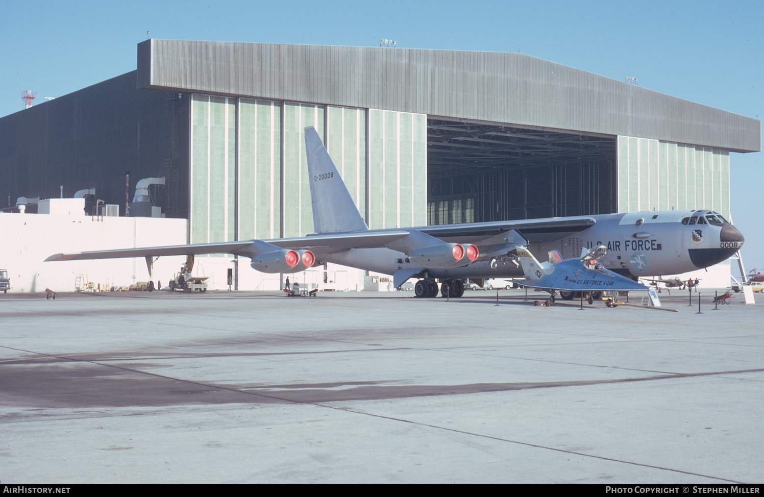 Aircraft Photo of 52-008 / 0-20008 | Boeing NB-52B Stratofortress | USA - Air Force | AirHistory.net #461904