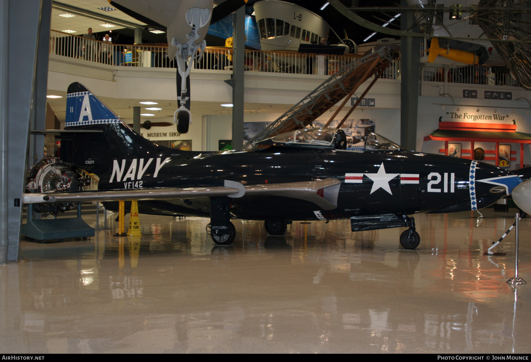 Aircraft Photo of 128109 | Grumman F9F-7 Cougar | USA - Navy | AirHistory.net #462008