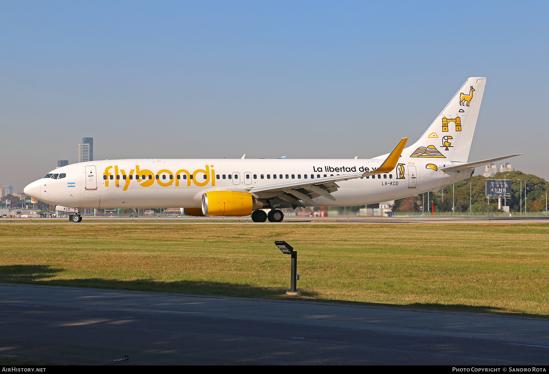 Aircraft Photo of LV-KCD | Boeing 737-8AL | FlyBondi | AirHistory.net #462227