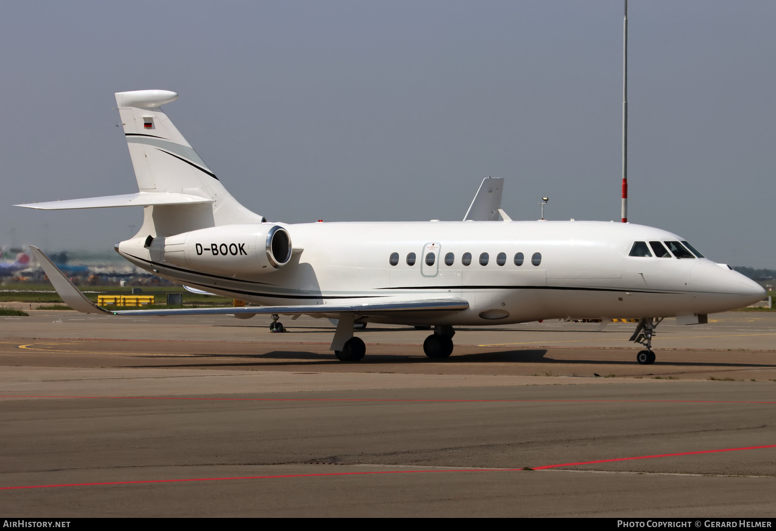 Aircraft Photo of D-BOOK | Dassault Falcon 2000LXS | AirHistory.net #462372