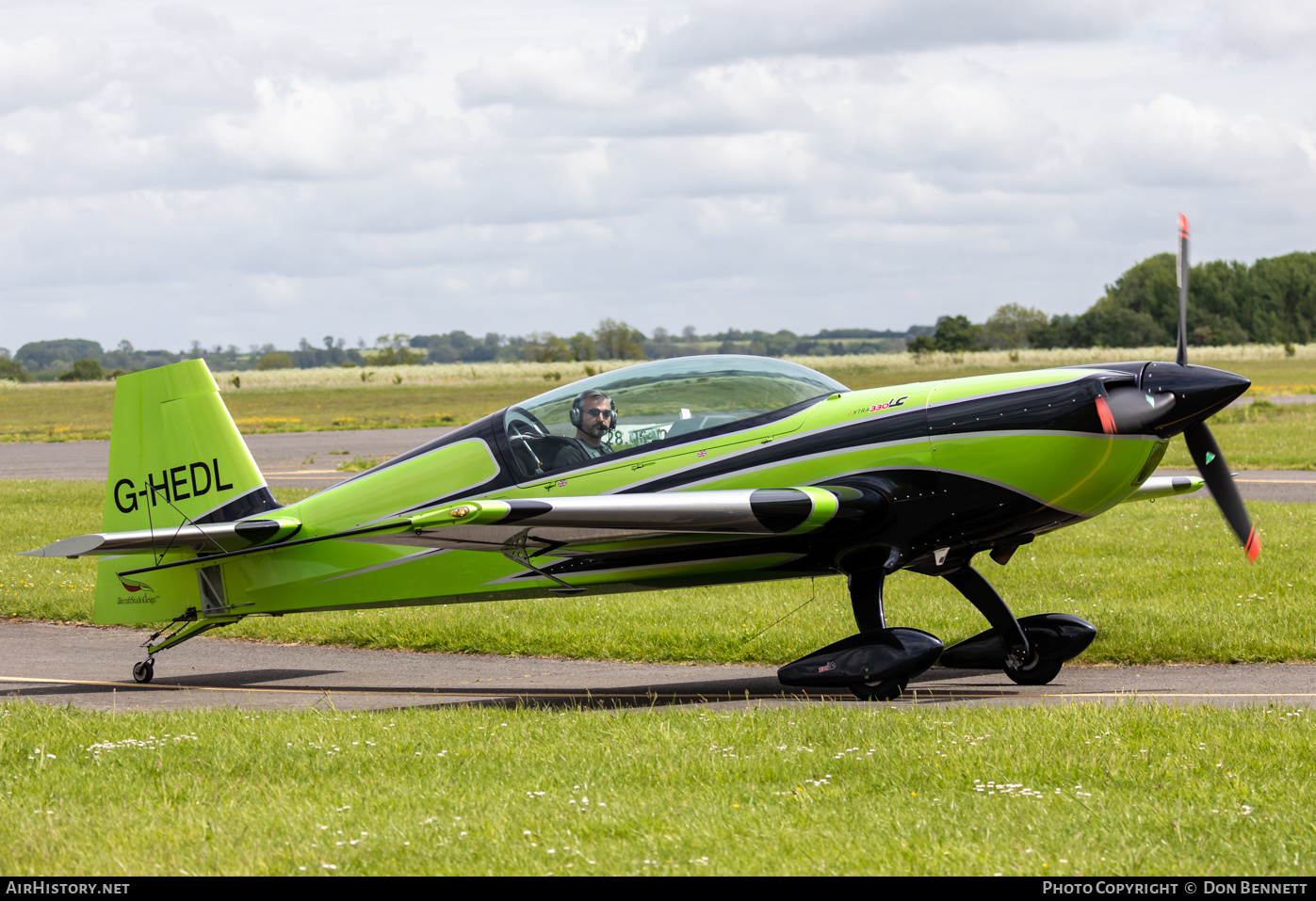 Aircraft Photo of G-HEDL | Extra EA-300LC | AirHistory.net #462407
