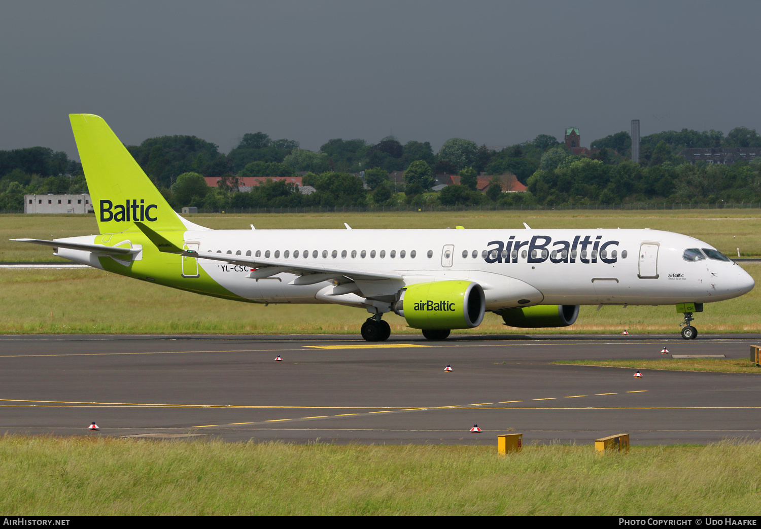 Aircraft Photo of YL-CSC | Bombardier CSeries CS300 (BD-500-1A11) | AirBaltic | AirHistory.net #462475