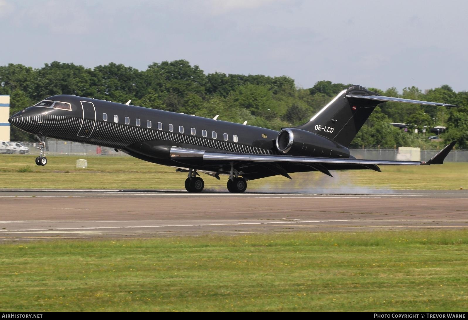 Aircraft Photo of OE-LCD | Bombardier Global Express XRS (BD-700-1A10) | AirHistory.net #462568