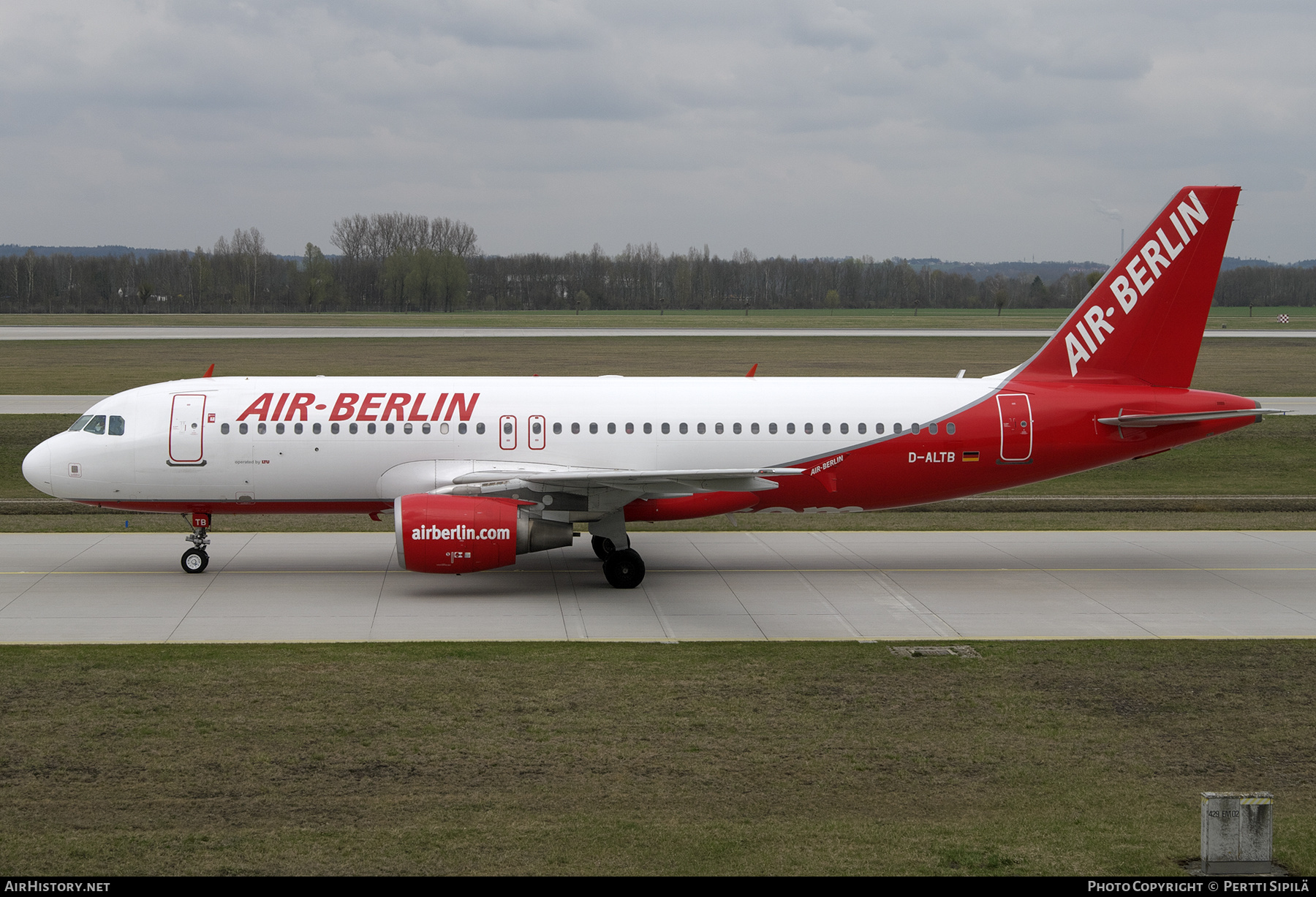 Aircraft Photo of D-ALTB | Airbus A320-214 | Air Berlin | AirHistory.net #462691