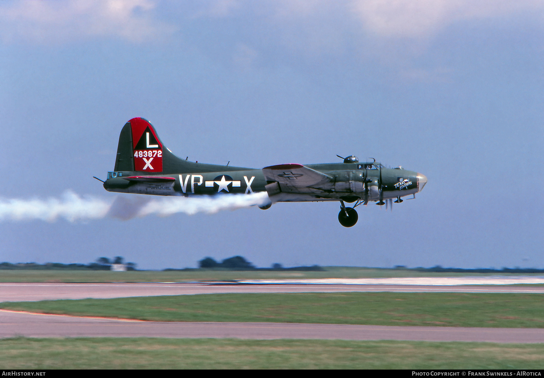 Aircraft Photo of N7227C / 483872 | Boeing B-17G Flying Fortress | Confederate Air Force | USA - Air Force | AirHistory.net #462764