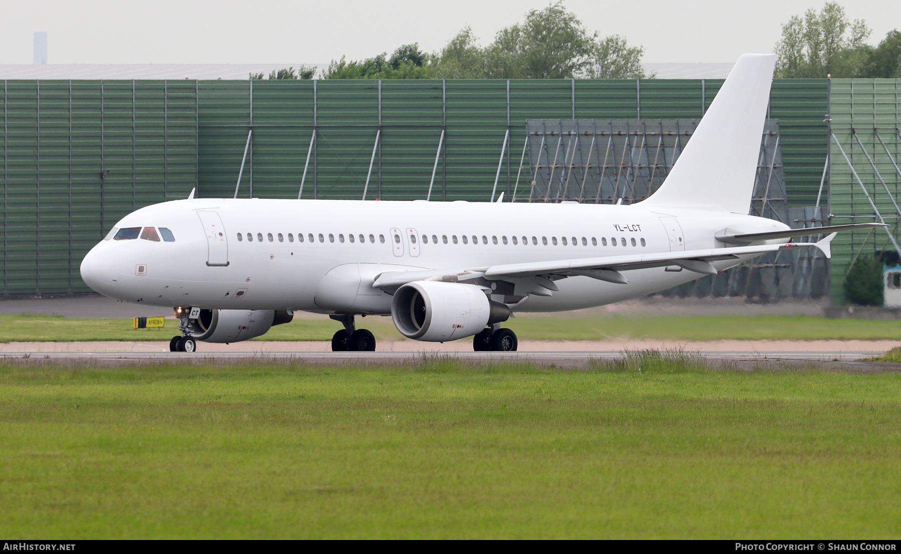 Aircraft Photo of YL-LCT | Airbus A320-214 | AirHistory.net #462798
