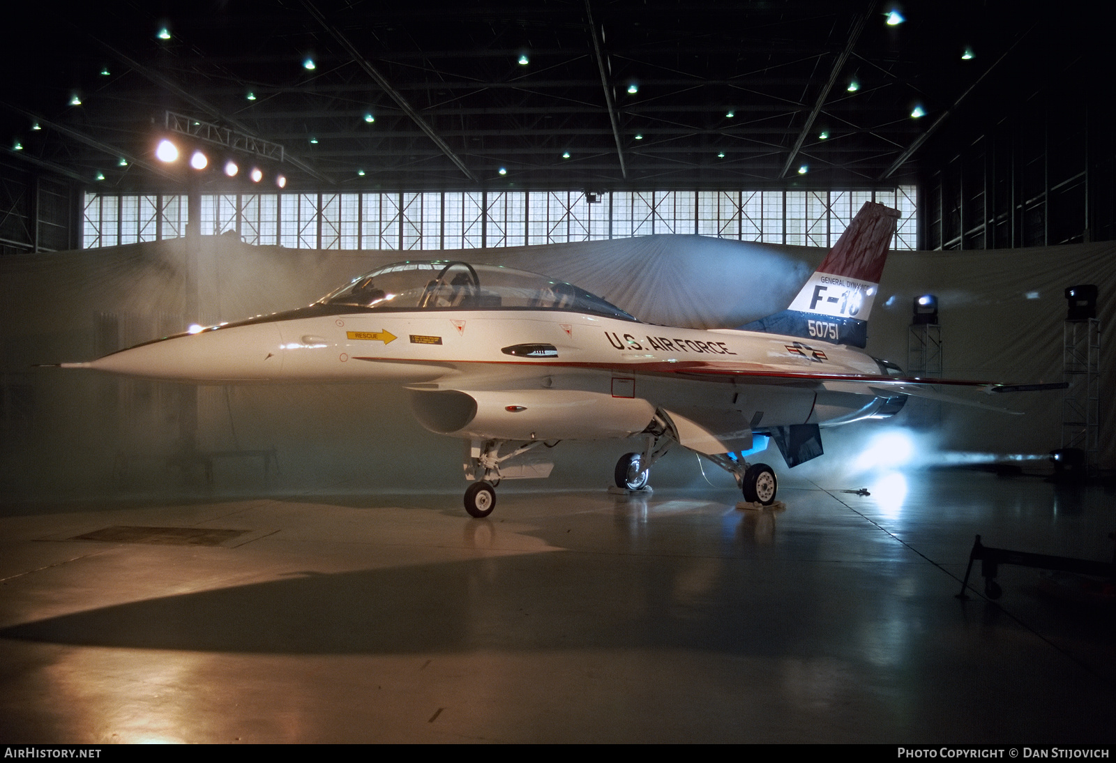 Aircraft Photo of 75-0751 / 50751 | General Dynamics YF-16B Fighting Falcon | USA - Air Force | AirHistory.net #462828