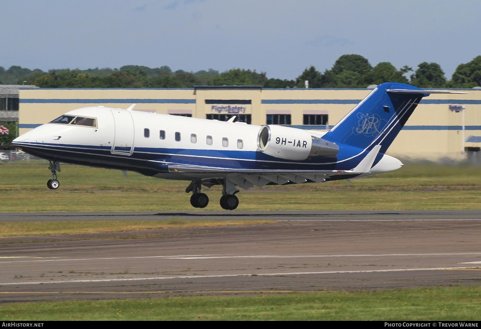 Aircraft Photo of 9H-IAR | Bombardier Challenger 605 (CL-600-2B16) | AirHistory.net #462834