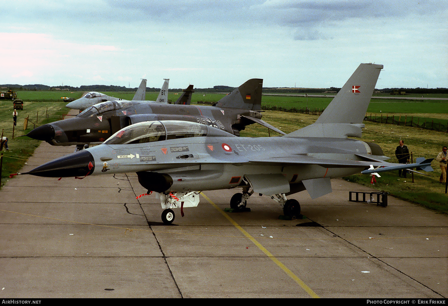 Aircraft Photo of ET-205 | General Dynamics F-16B Fighting Falcon | Denmark - Air Force | AirHistory.net #462848
