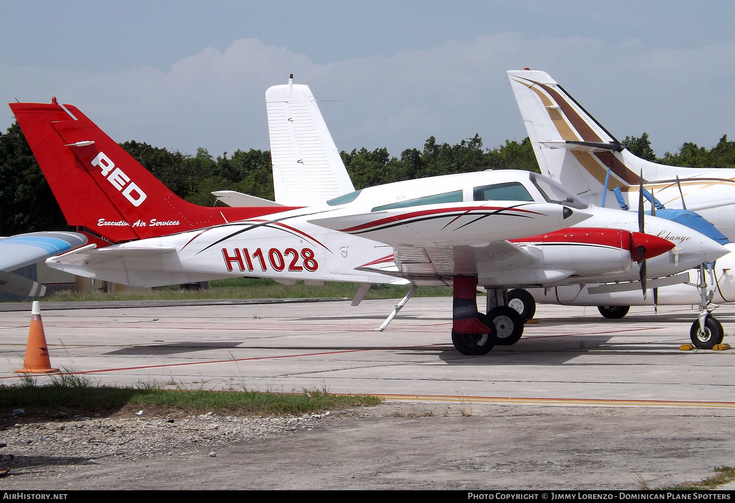 Aircraft Photo of HI1028 | Cessna 310Q | Red Executive Air Services | AirHistory.net #462918