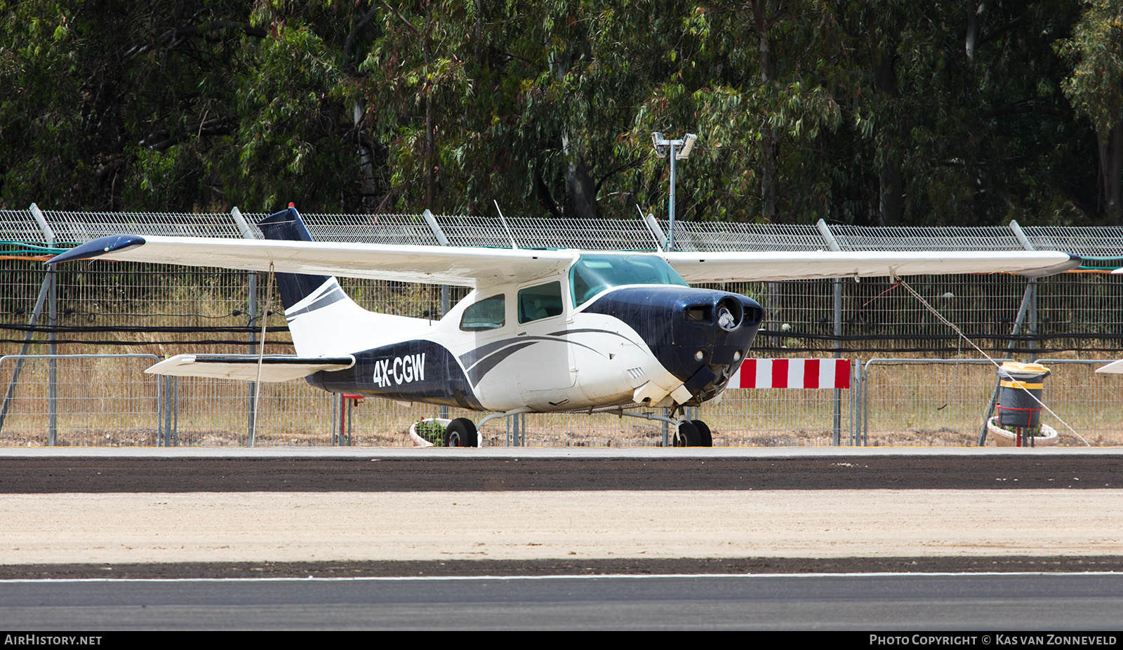 Aircraft Photo of 4X-CGW | Cessna T210L Turbo Centurion II | AirHistory.net #462978