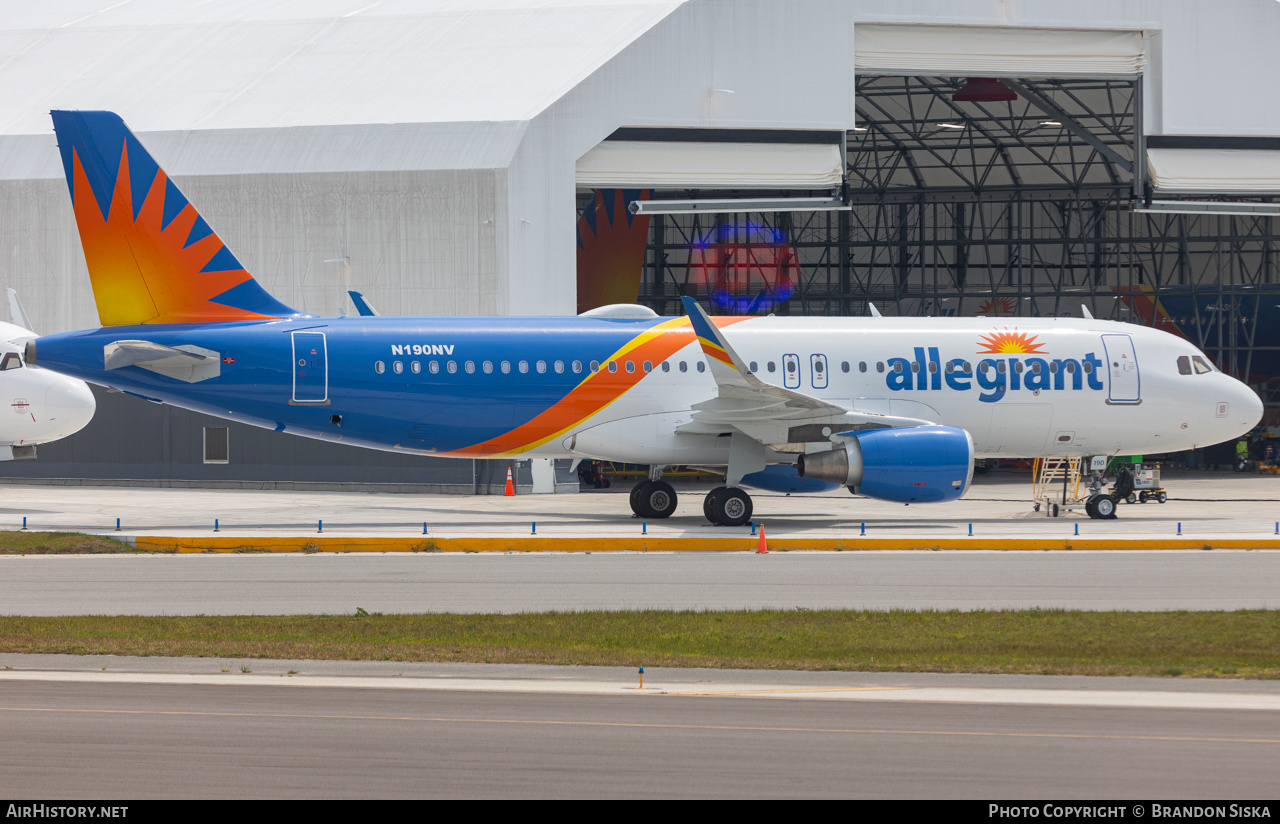 Aircraft Photo of N190NV | Airbus A320-214 | Allegiant Air | AirHistory.net #462990