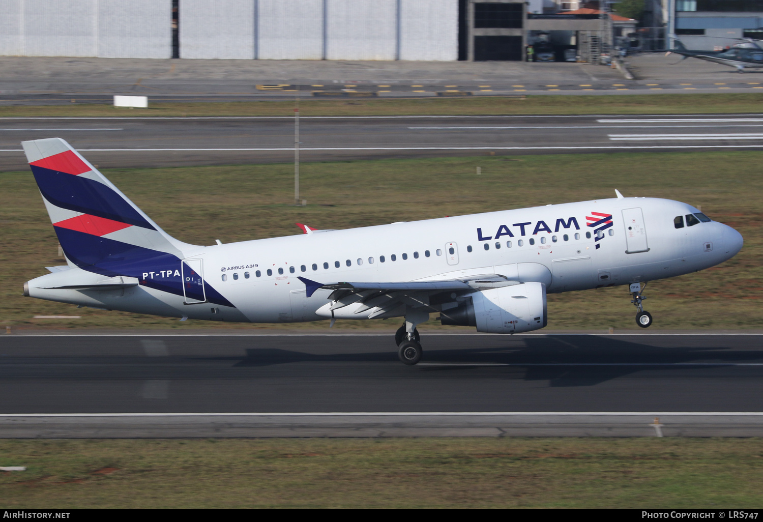 Aircraft Photo of PT-TPA | Airbus A319-112 | LATAM Airlines | AirHistory.net #463132