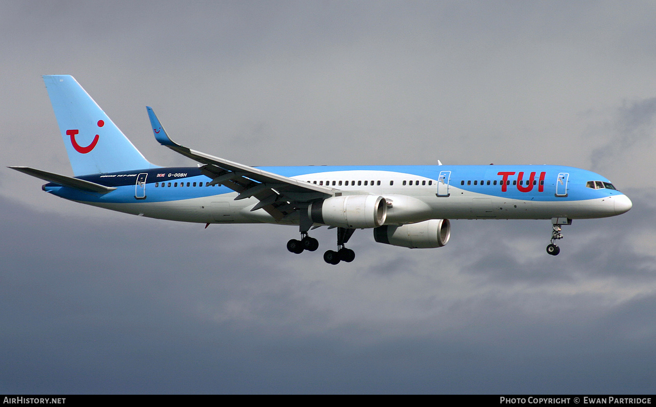Aircraft Photo of G-OOBH | Boeing 757-236 | TUI | AirHistory.net #463149