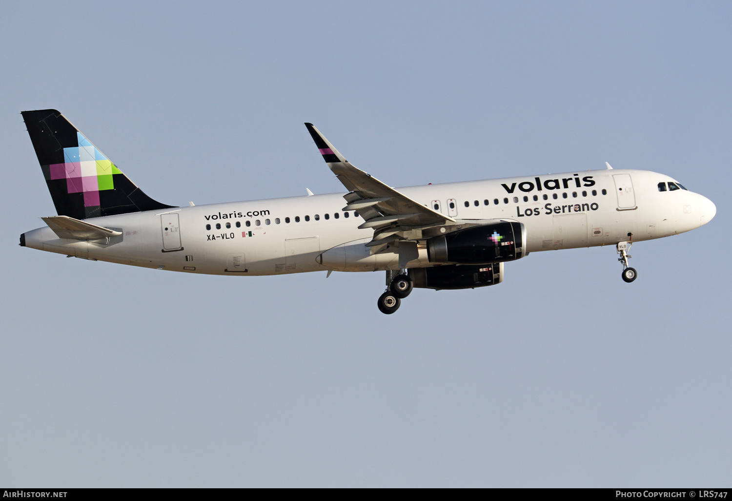 Aircraft Photo of XA-VLO | Airbus A320-233 | Volaris | AirHistory.net #463259