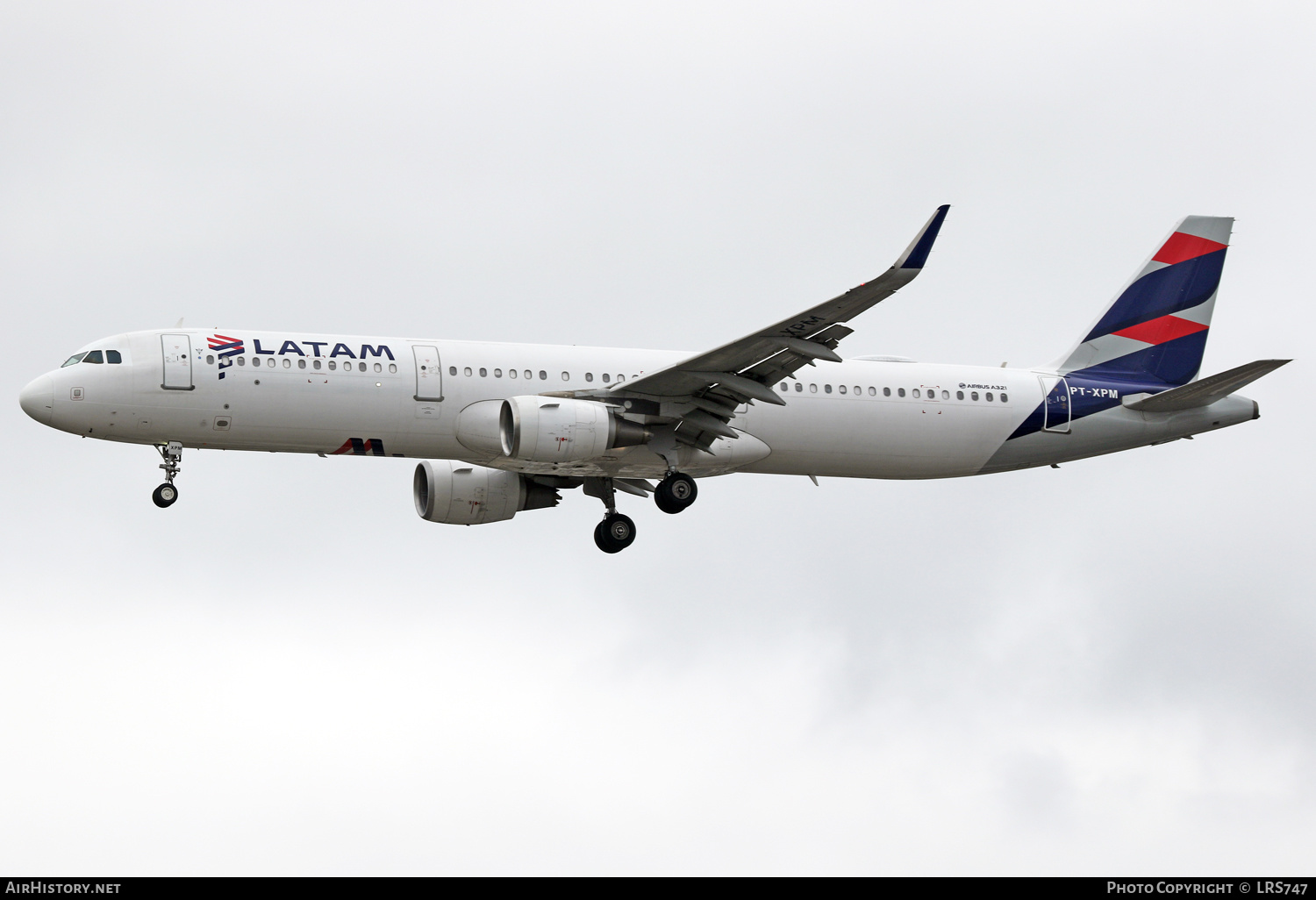 Aircraft Photo of PT-XPM | Airbus A321-211 | LATAM Airlines | AirHistory.net #463291