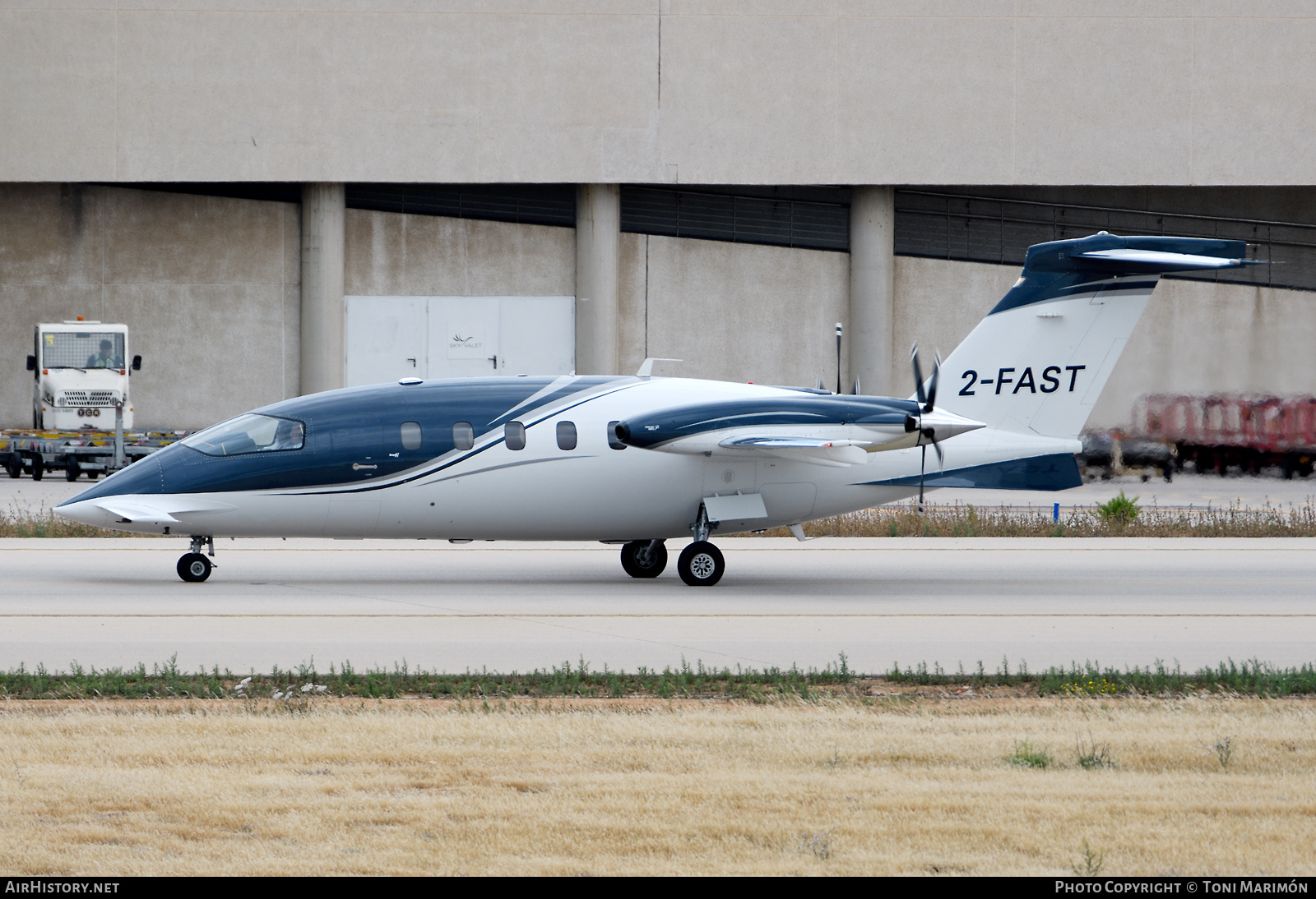 Aircraft Photo of 2-FAST | Piaggio P-180 Avanti II | AirHistory.net #463365