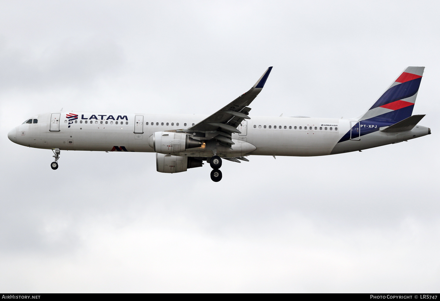 Aircraft Photo of PT-XPJ | Airbus A321-211 | LATAM Airlines | AirHistory.net #463677