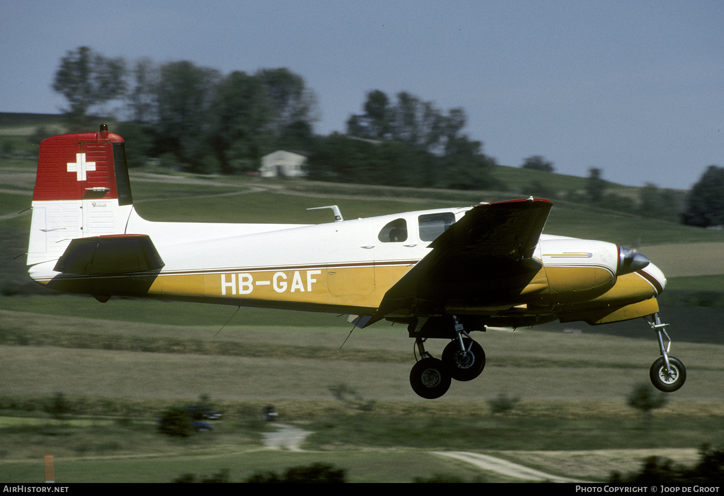 Aircraft Photo of HB-GAF | Beech C50 Twin Bonanza | AirHistory.net #463775