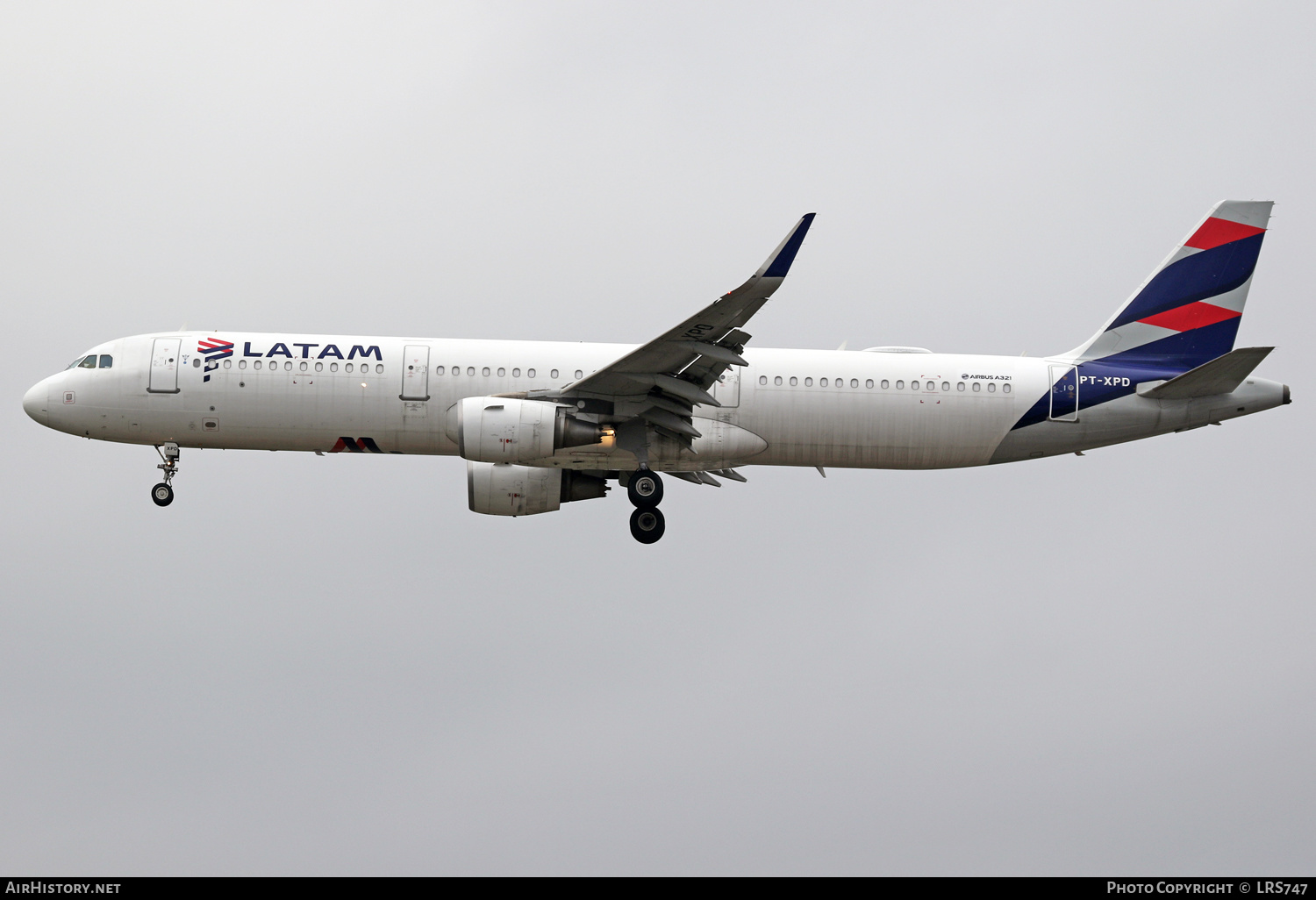 Aircraft Photo of PT-XPD | Airbus A321-211 | LATAM Airlines | AirHistory.net #463847