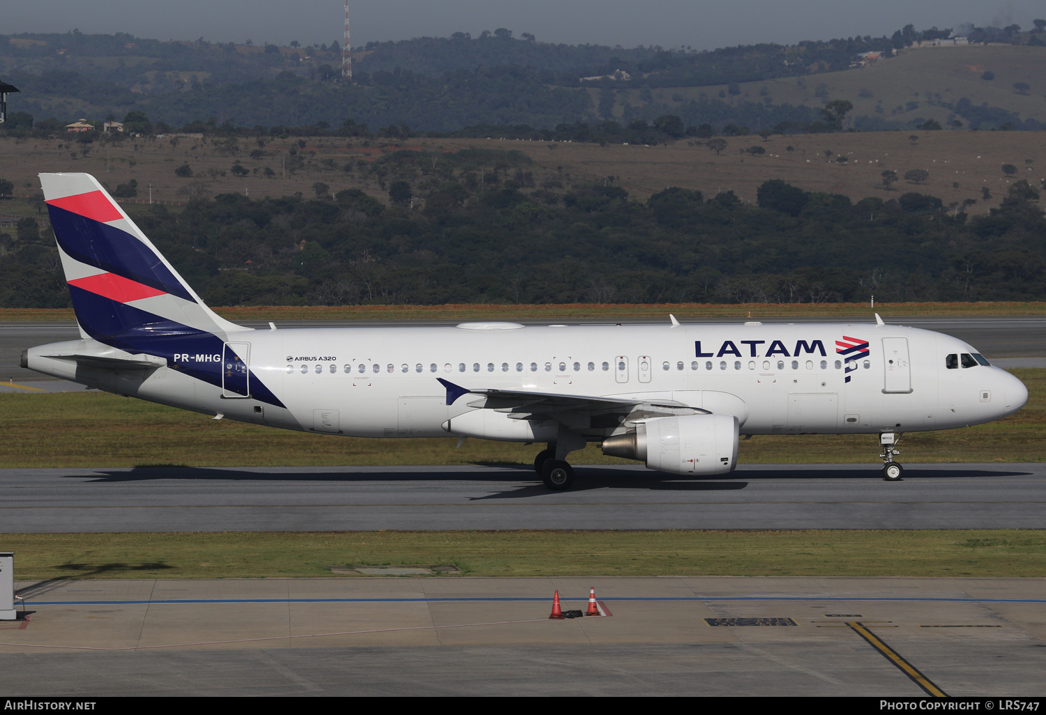 Aircraft Photo of PR-MHG | Airbus A320-214 | LATAM Airlines | AirHistory.net #463850