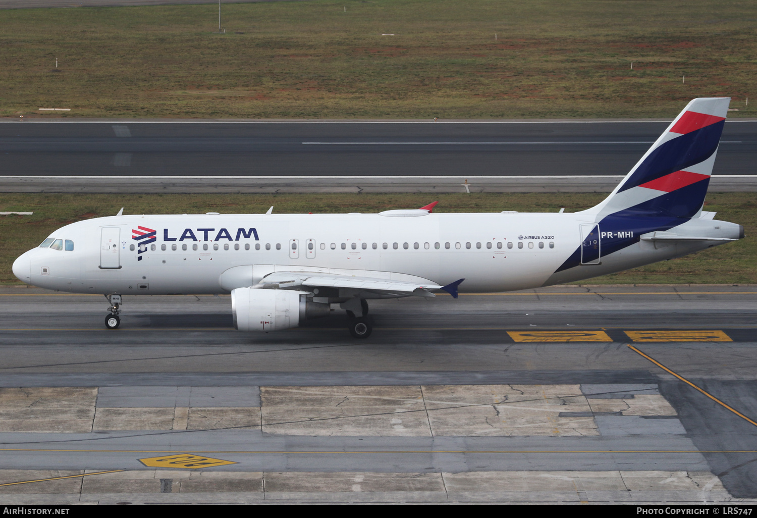 Aircraft Photo of PR-MHI | Airbus A320-214 | LATAM Airlines | AirHistory.net #463874
