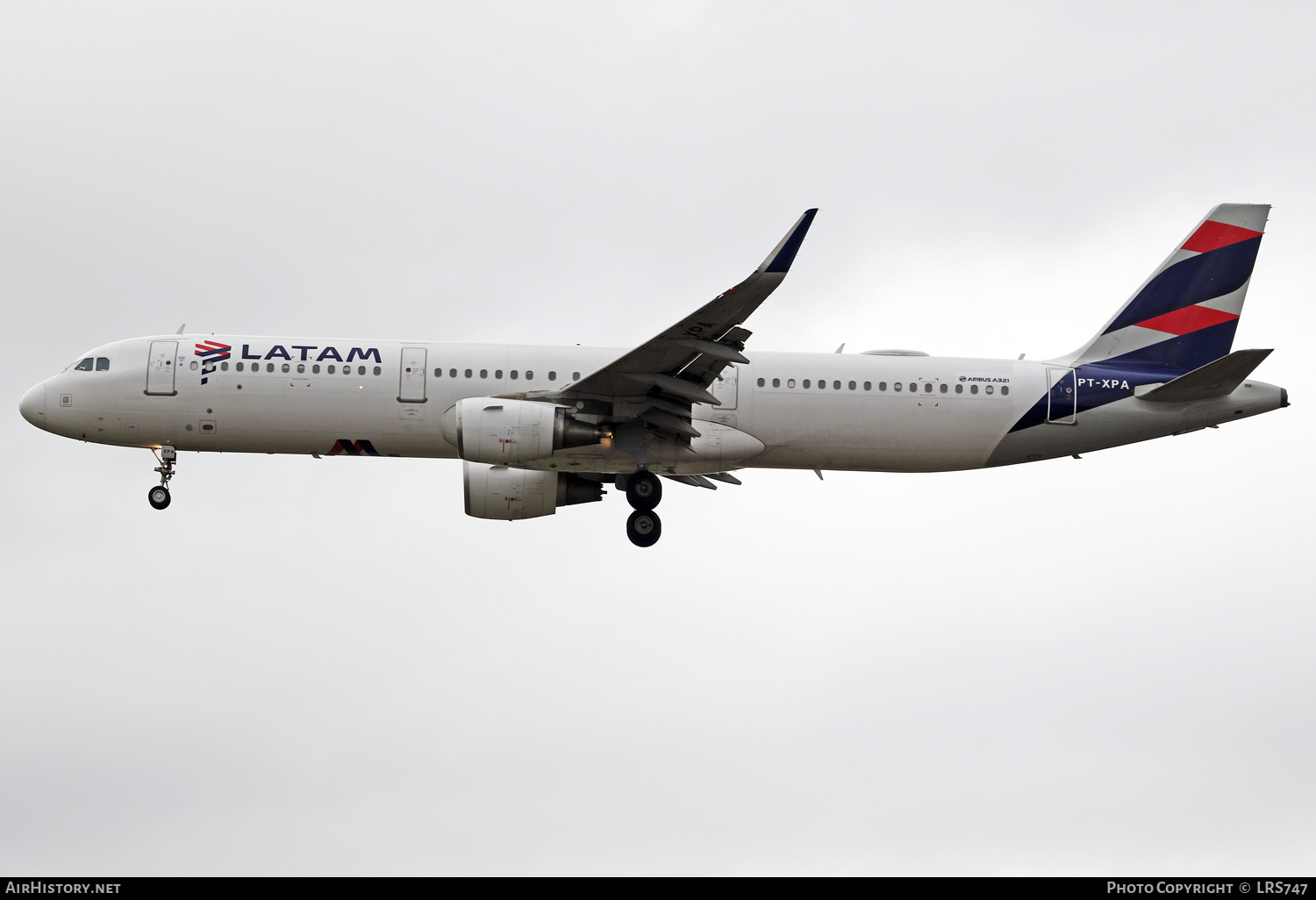 Aircraft Photo of PT-XPA | Airbus A321-211 | LATAM Airlines | AirHistory.net #463887