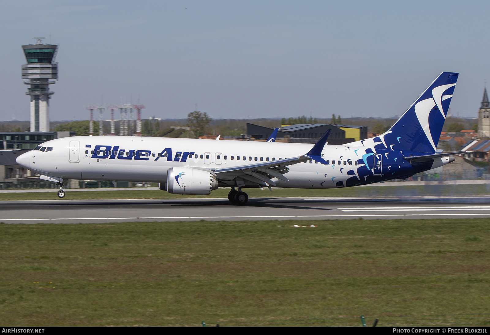 Aircraft Photo of YR-MXE | Boeing 737-8 Max 8 | Blue Air | AirHistory.net #463917