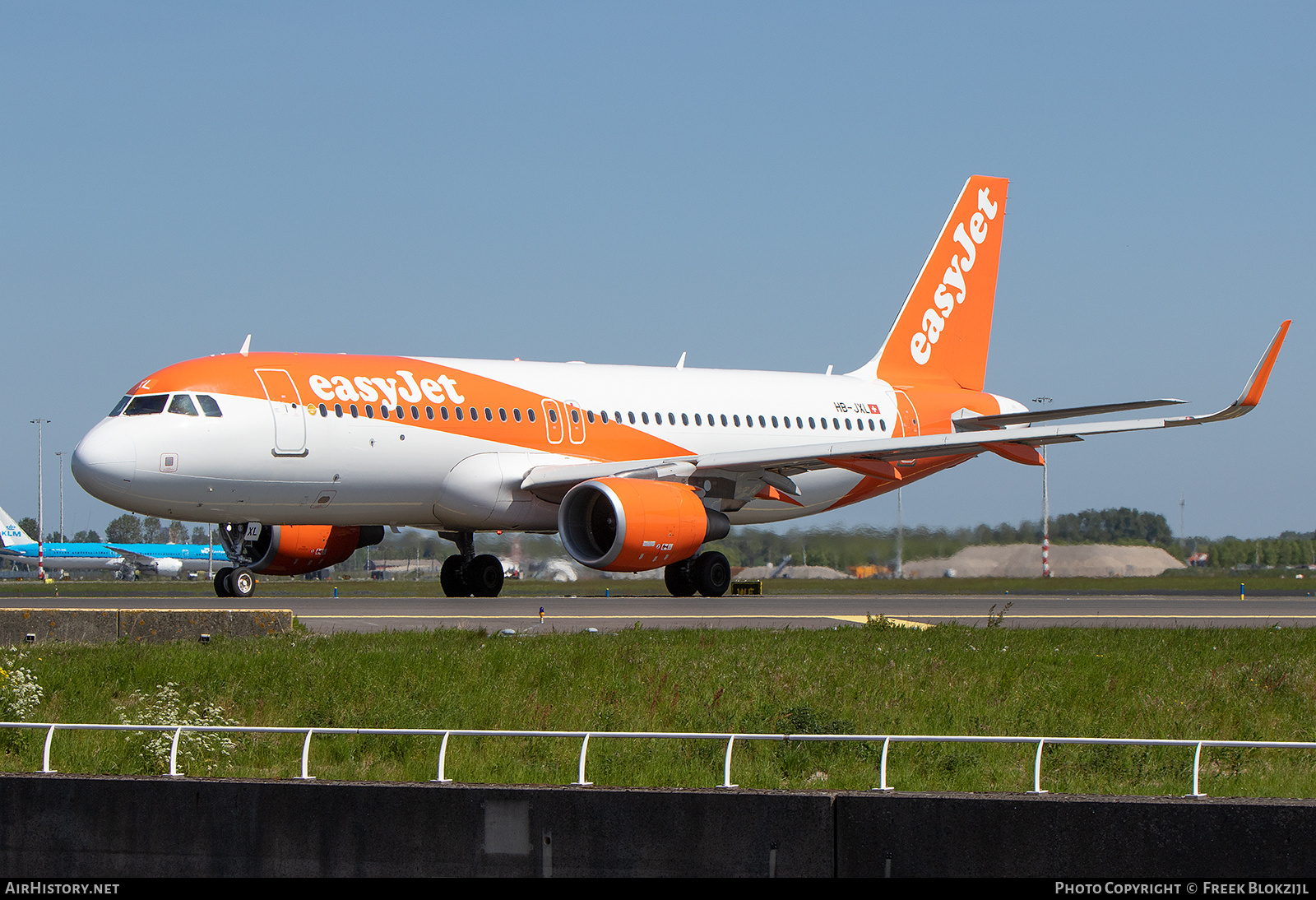 Aircraft Photo of HB-JXL | Airbus A320-214 | EasyJet | AirHistory.net #464007