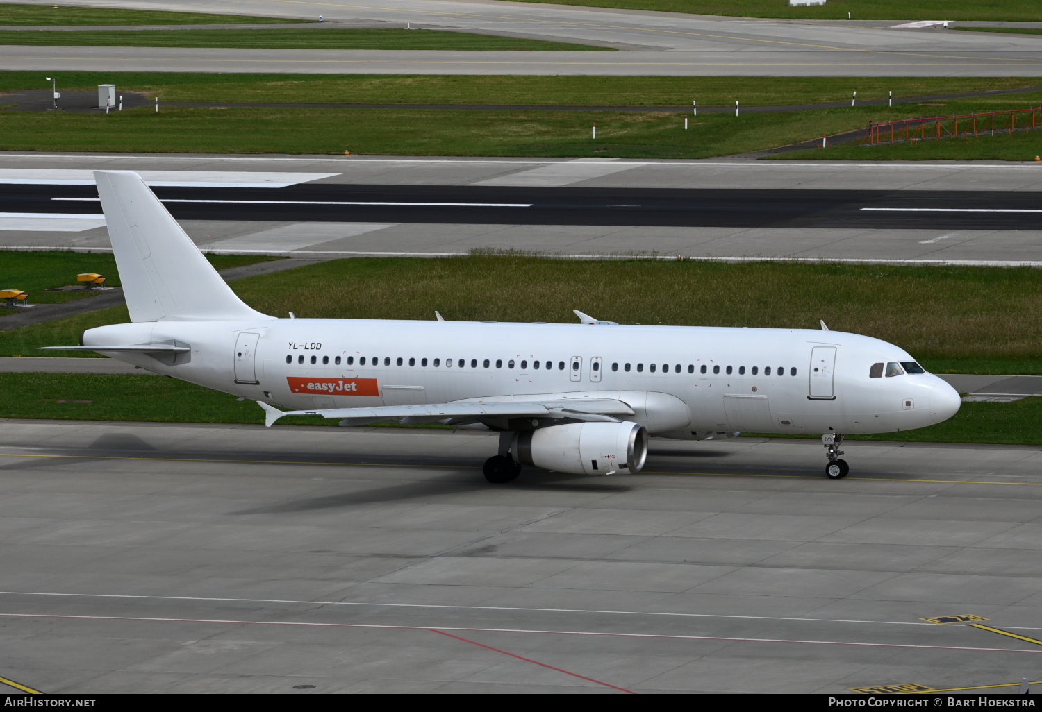 Aircraft Photo of YL-LDD | Airbus A320-232 | EasyJet | AirHistory.net #464088
