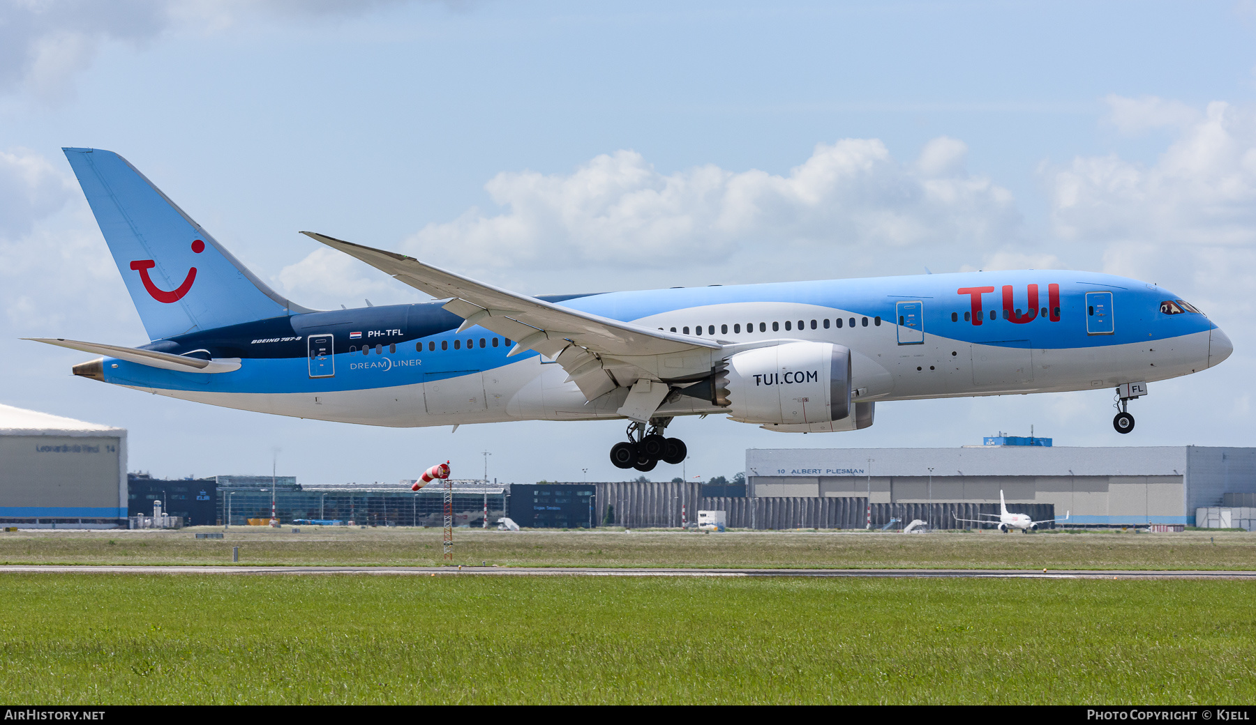 Aircraft Photo of PH-TFL | Boeing 787-8 Dreamliner | TUI | AirHistory.net #464317