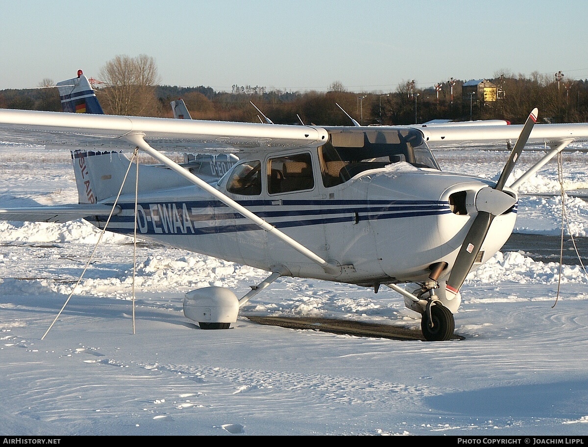 Aircraft Photo of D-EWAA | Cessna 172R Skyhawk | AirHistory.net #464429