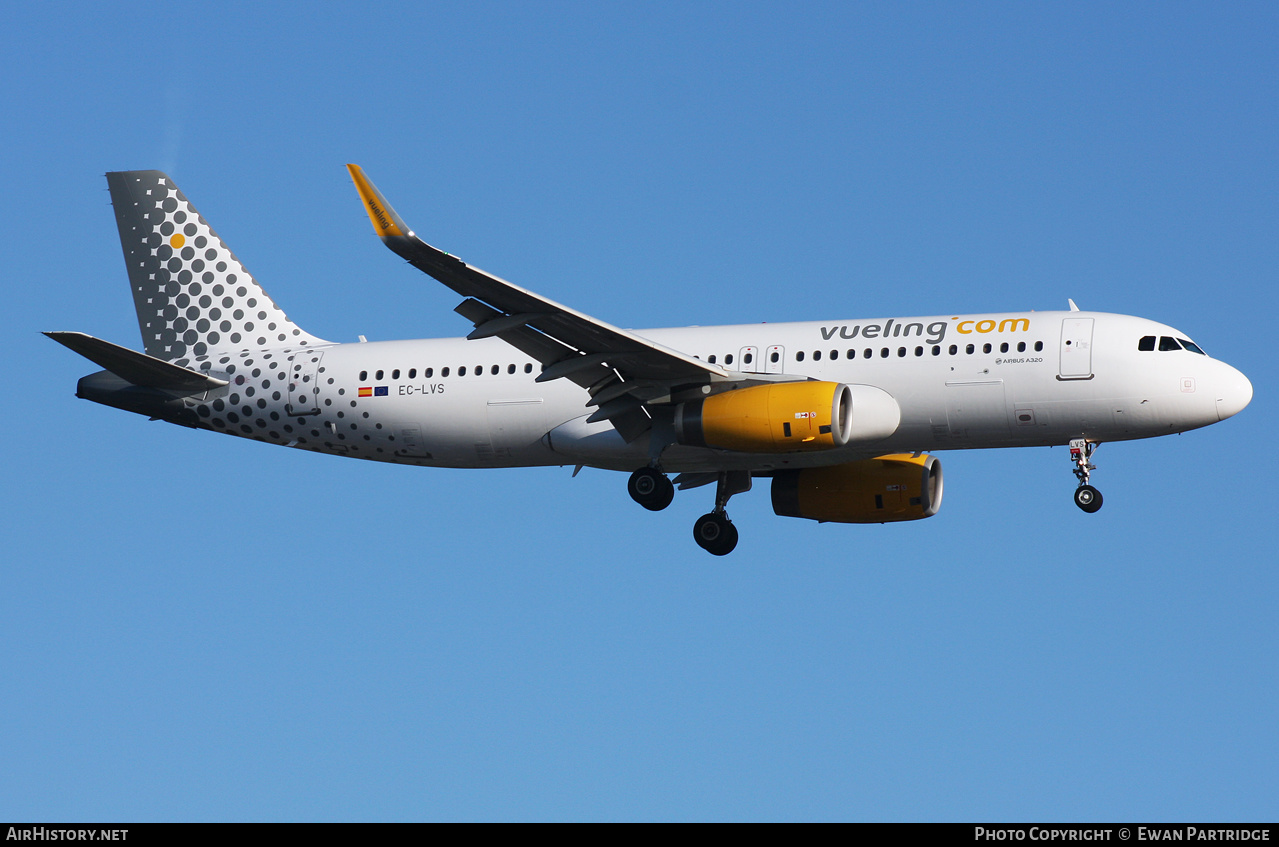 Aircraft Photo of EC-LVS | Airbus A320-232 | Vueling Airlines | AirHistory.net #464815