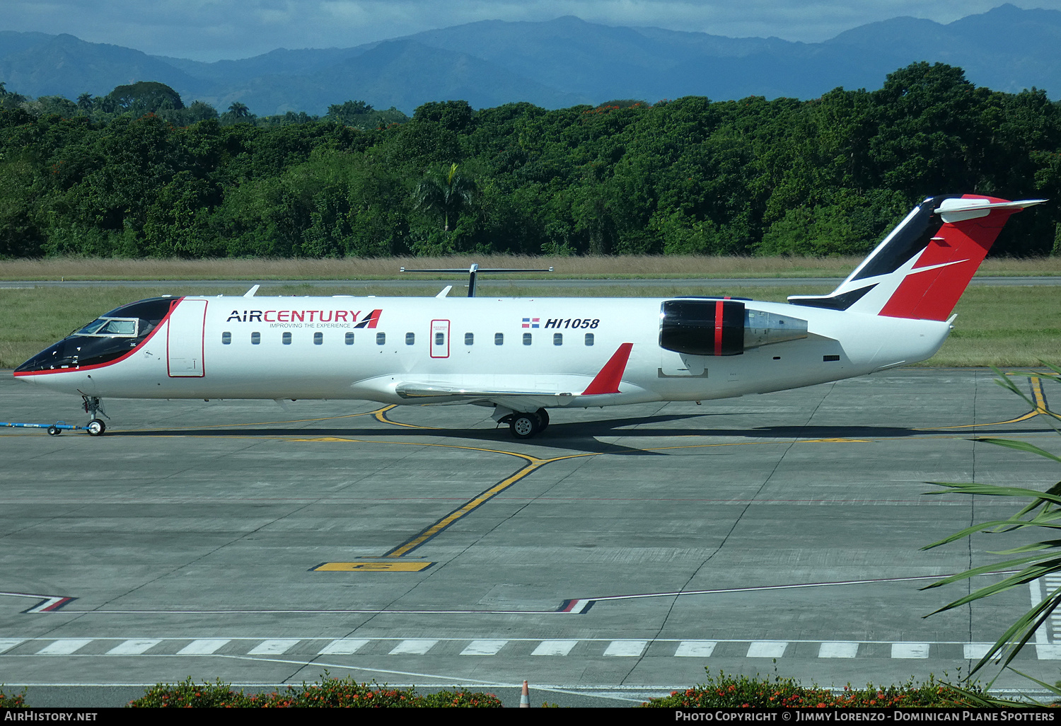 Aircraft Photo of HI1058 | Bombardier CRJ-200ER (CL-600-2B19) | ACSA - Air Century | AirHistory.net #464941