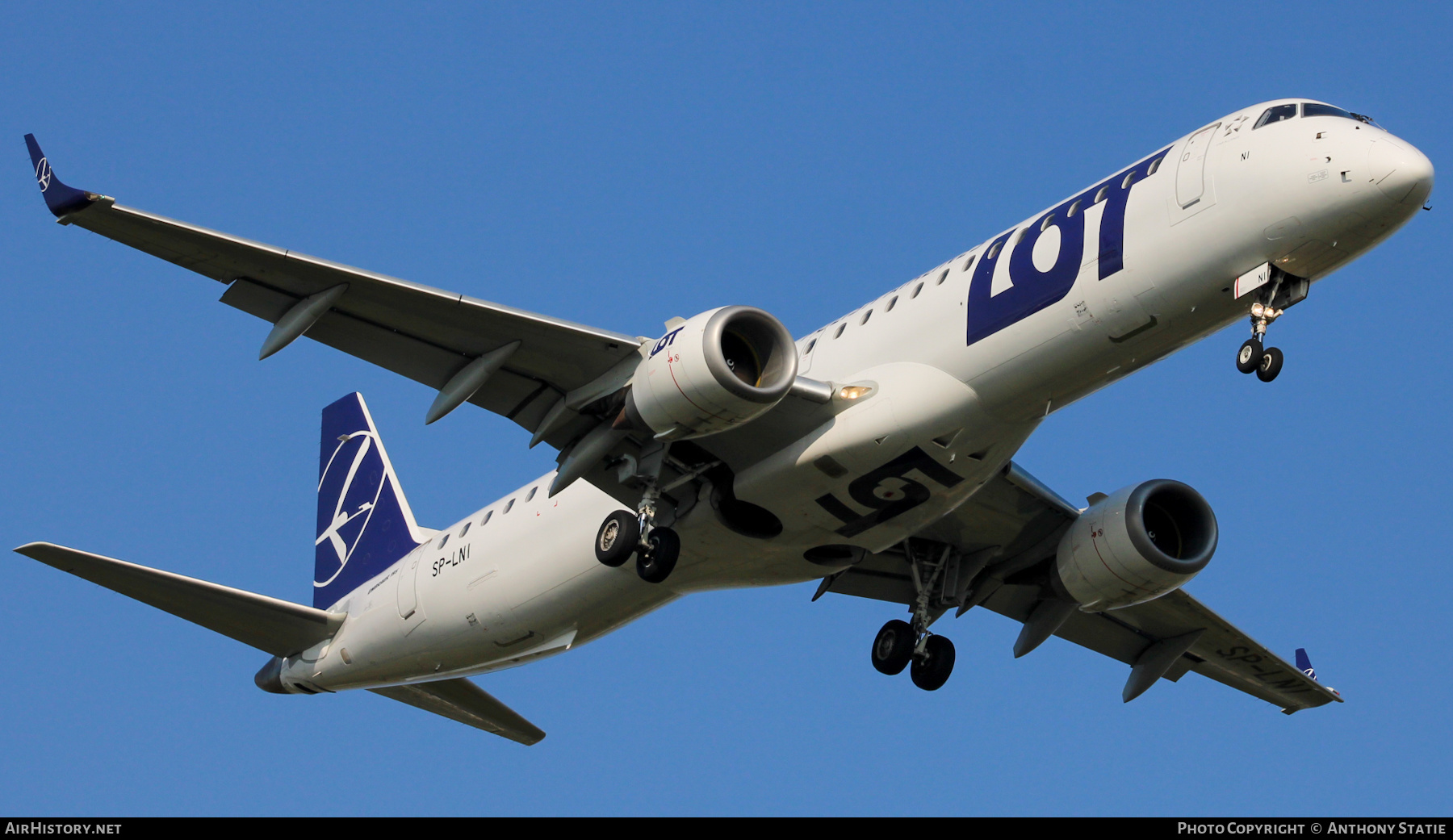Aircraft Photo of SP-LNI | Embraer 195LR (ERJ-190-200LR) | LOT Polish Airlines - Polskie Linie Lotnicze | AirHistory.net #464944