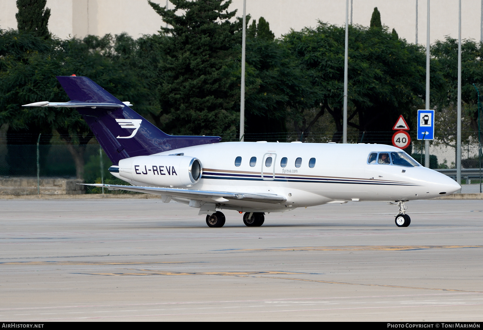 Aircraft Photo of EJ-REVA | Raytheon Hawker 850XP | REVA | AirHistory.net #465156