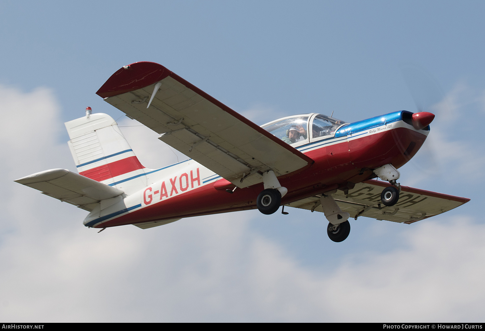 Aircraft Photo of G-AXOH | Socata MS-894A Rallye Minerva 220 | AirHistory.net #465209