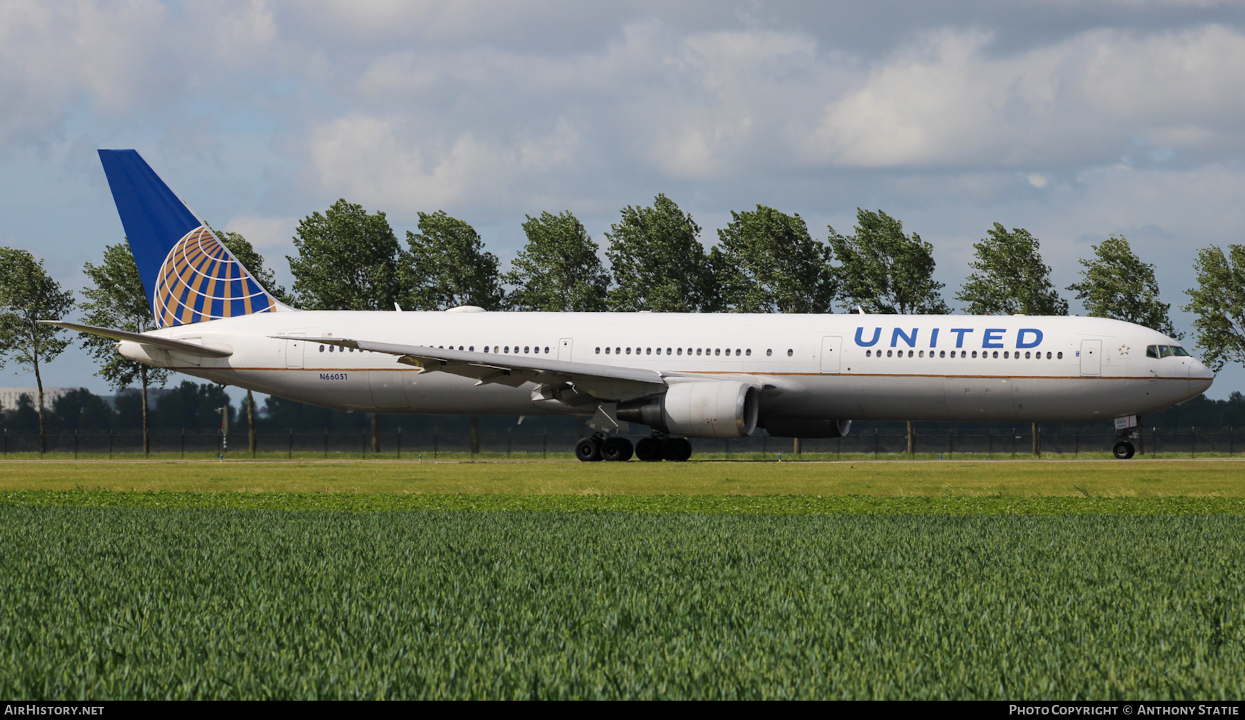 Aircraft Photo of N66051 | Boeing 767-424/ER | United Airlines | AirHistory.net #465231