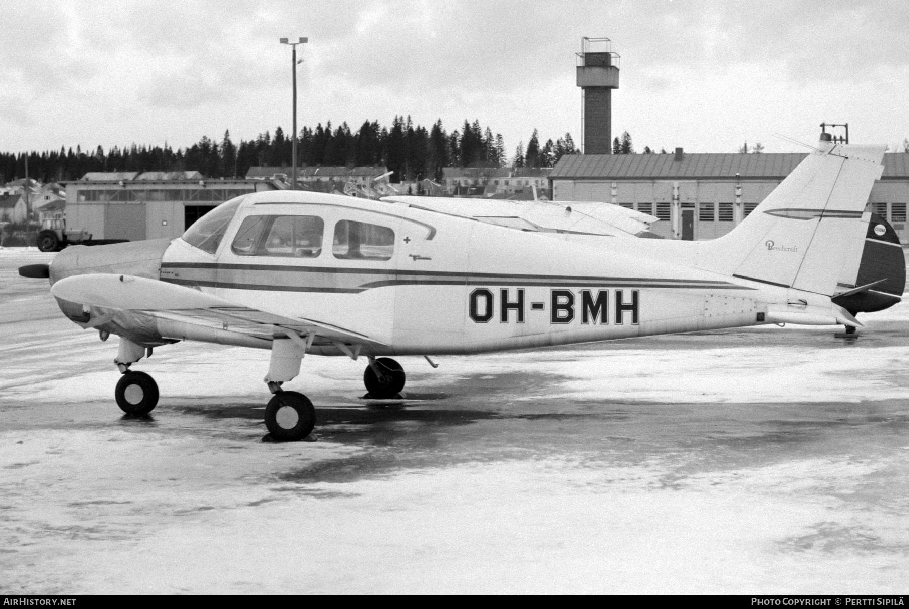 Aircraft Photo of OH-BMH | Beech A23-19 Musketeer Sport III | AirHistory.net #465400