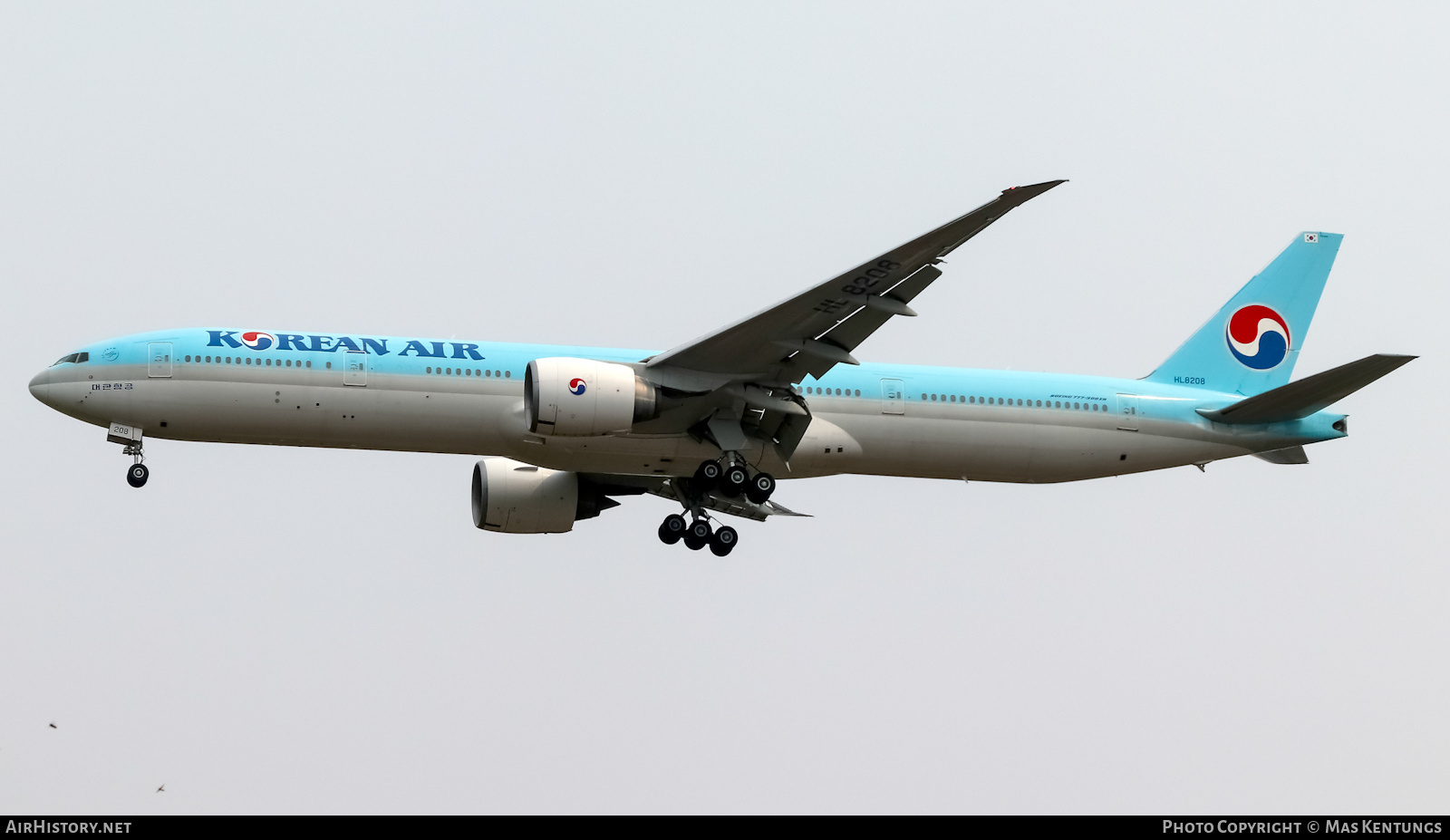 Aircraft Photo of HL8208 | Boeing 777-3B5/ER | Korean Air | AirHistory.net #465485
