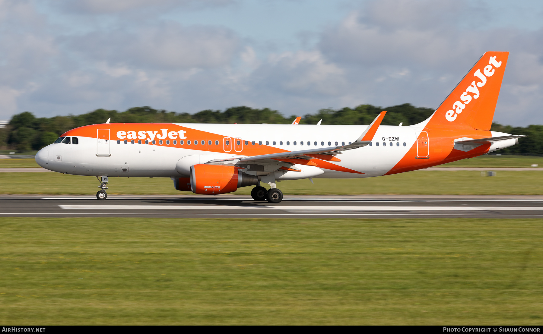 Aircraft Photo of G-EZWI | Airbus A320-214 | EasyJet | AirHistory.net #465507