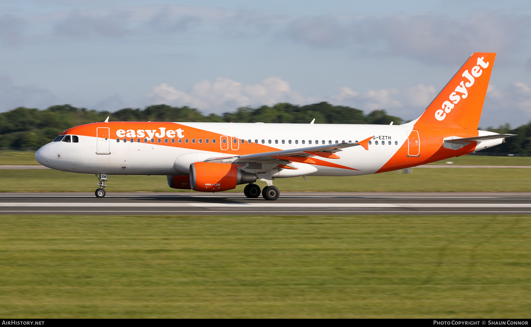 Aircraft Photo of G-EZTH | Airbus A320-214 | EasyJet | AirHistory.net #465516