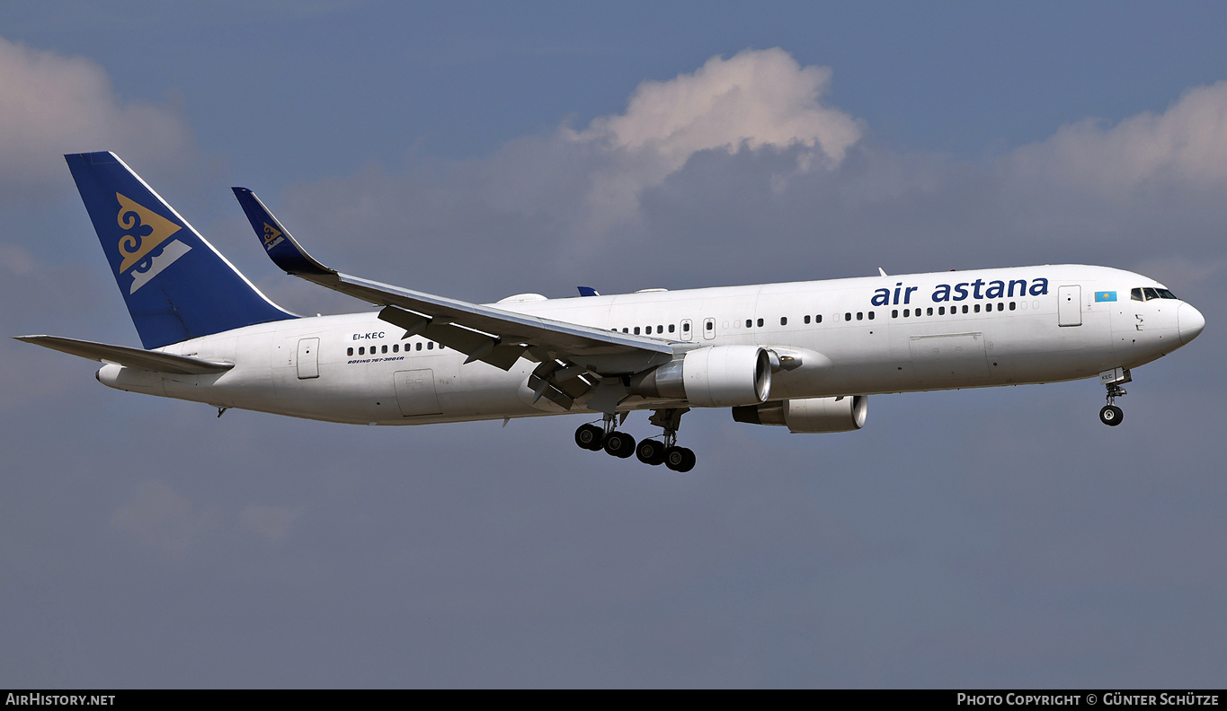 Aircraft Photo of EI-KEC | Boeing 767-3KY/ER | Air Astana | AirHistory.net #465566