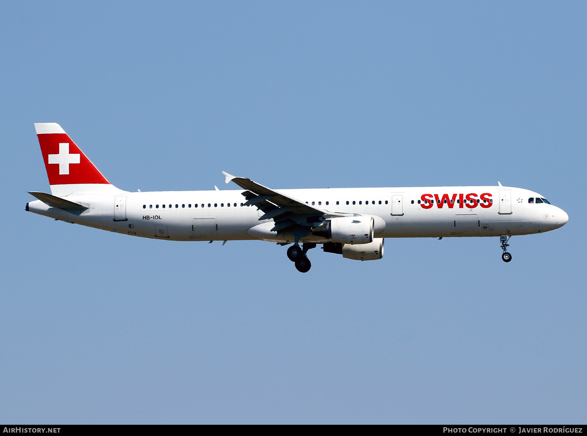Aircraft Photo of HB-IOL | Airbus A321-111 | Swiss International Air Lines | AirHistory.net #465597