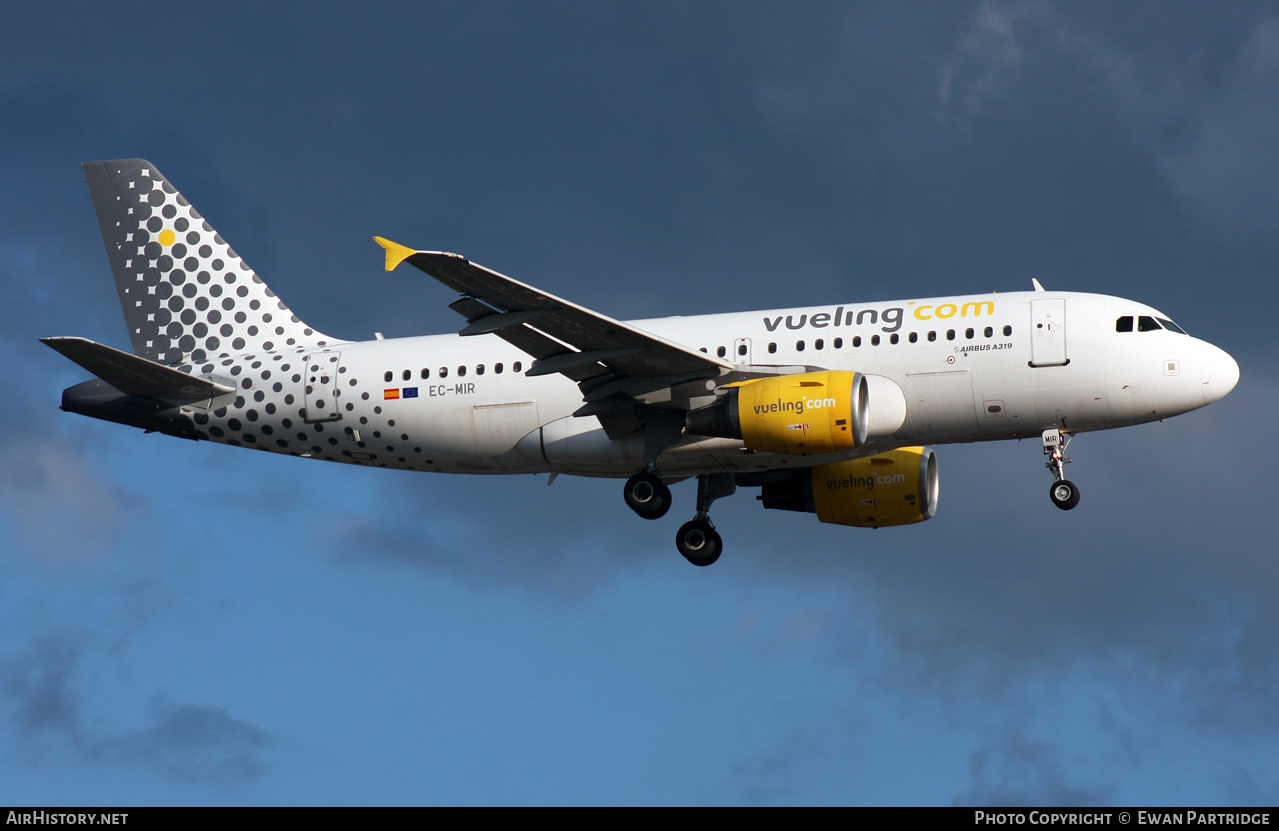 Aircraft Photo of EC-MIR | Airbus A319-111 | Vueling Airlines | AirHistory.net #465601