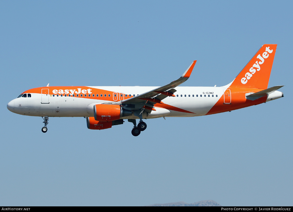 Aircraft Photo of G-EZWZ | Airbus A320-214 | EasyJet | AirHistory.net #465733