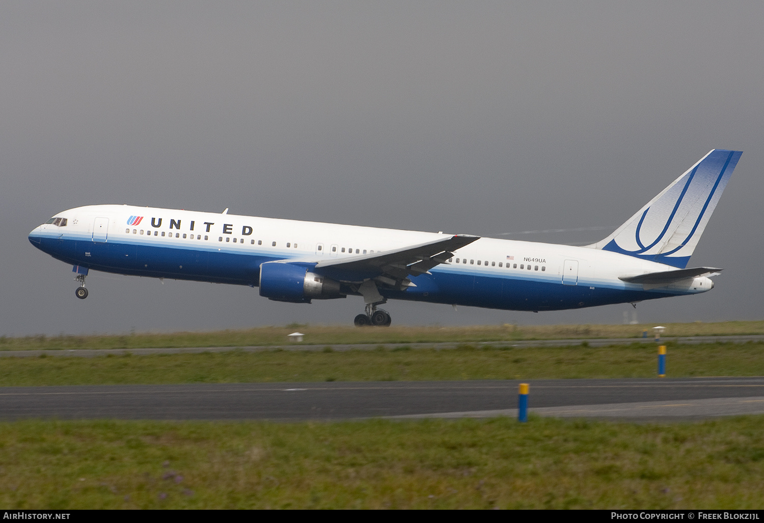 Aircraft Photo of N649UA | Boeing 767-322/ER | United Airlines | AirHistory.net #465804