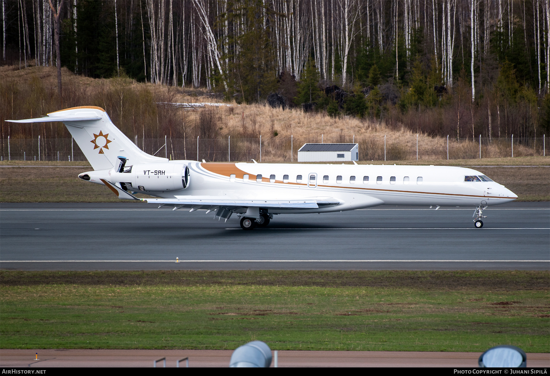 Aircraft Photo of VT-SRH | Bombardier Global 7500 (BD-700-2A12) | Sun TV Network | AirHistory.net #465810